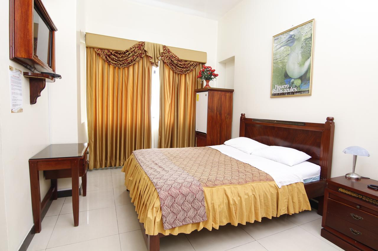Hotel Versailles Internacional Гуаякиль Экстерьер фото