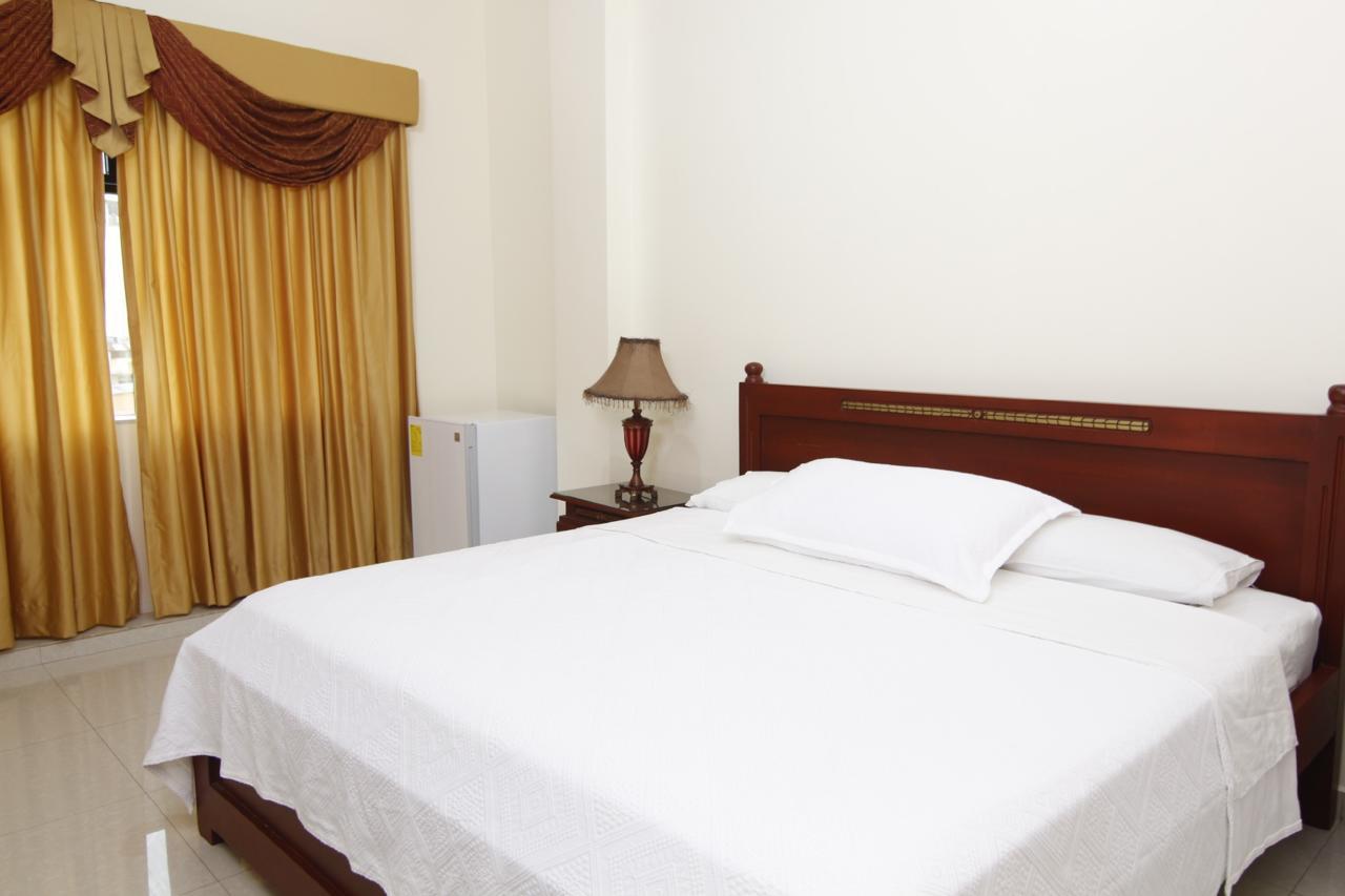 Hotel Versailles Internacional Гуаякиль Экстерьер фото
