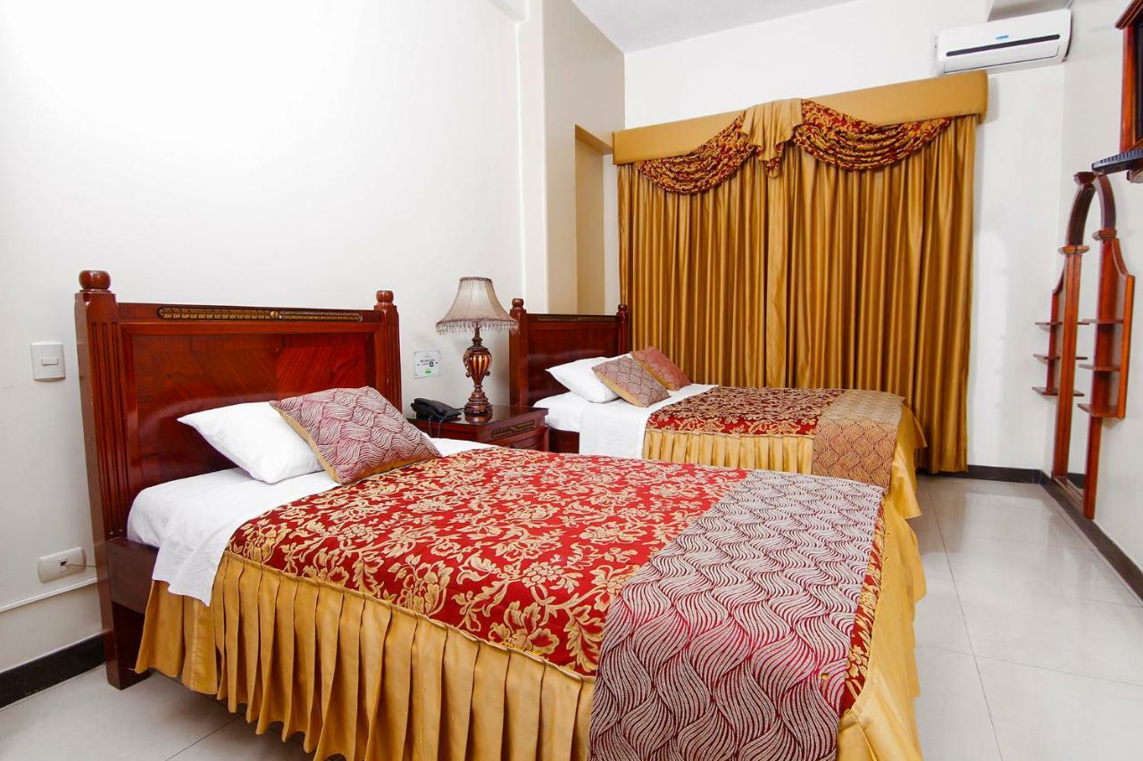 Hotel Versailles Internacional Гуаякиль Экстерьер фото